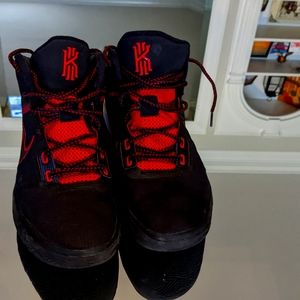 Men's 10.5 Nike kyrie Irving basketball shoes
